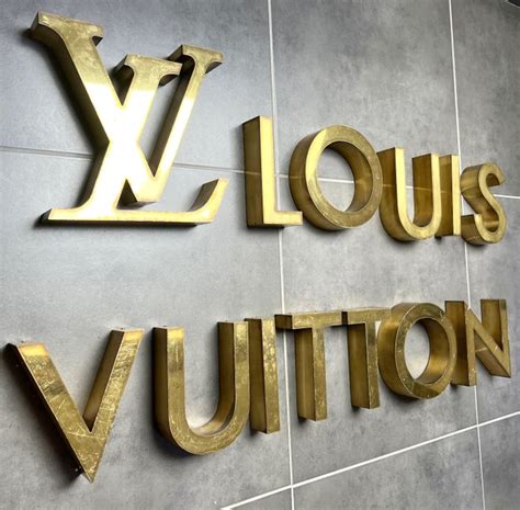 segni di una louis vuitton originale|authentic Louis Vuitton text.